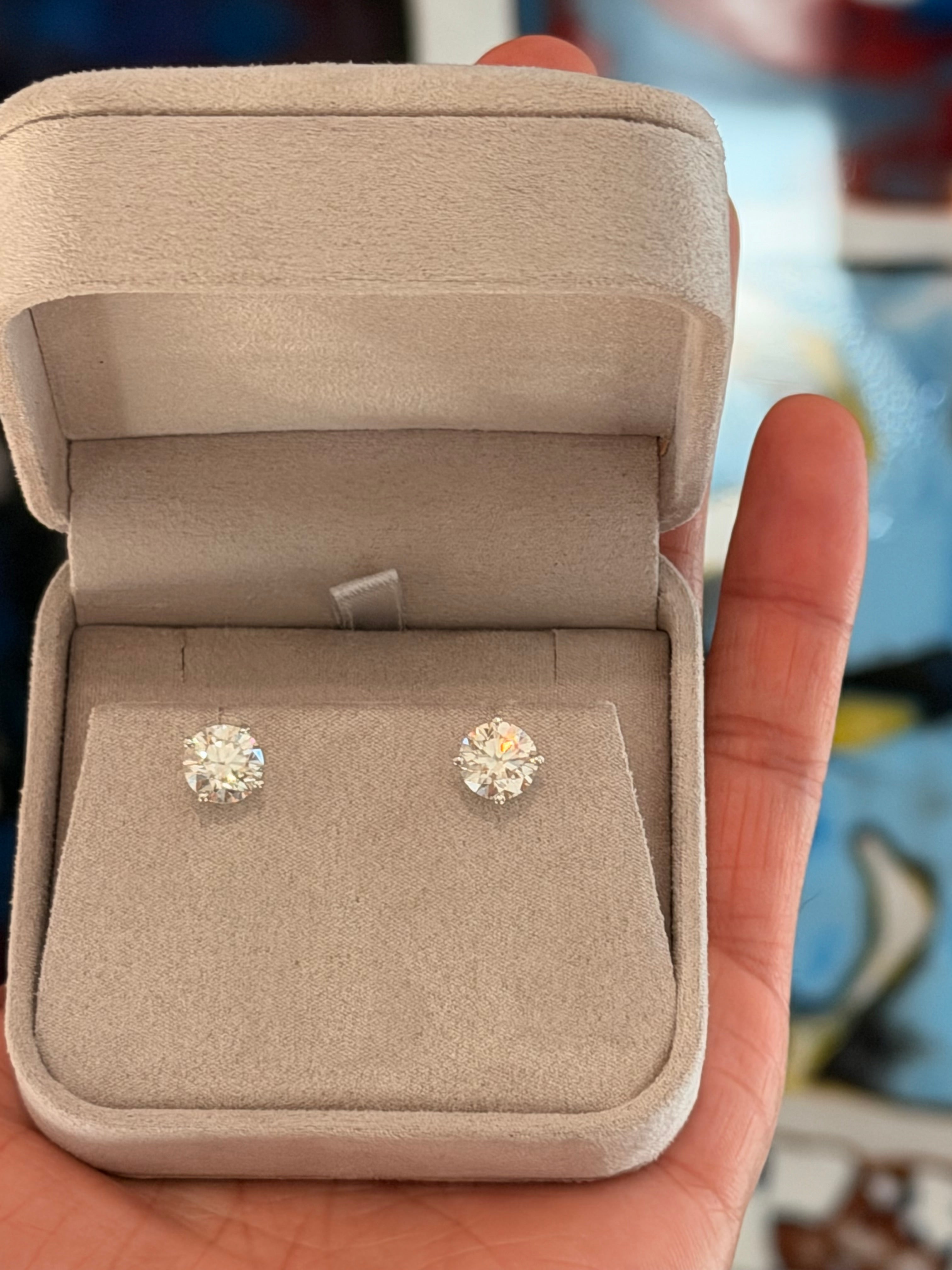 The Martini Studs 4 CTW